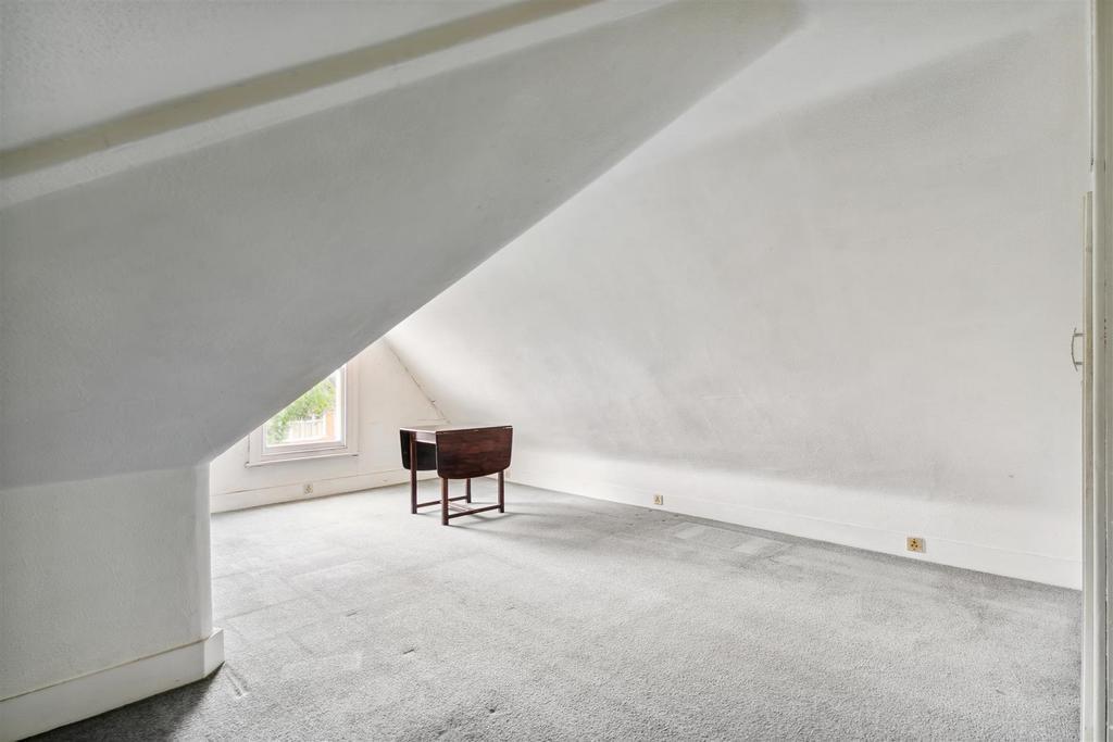 Grove Park Gardens, W4 - FOR SALE