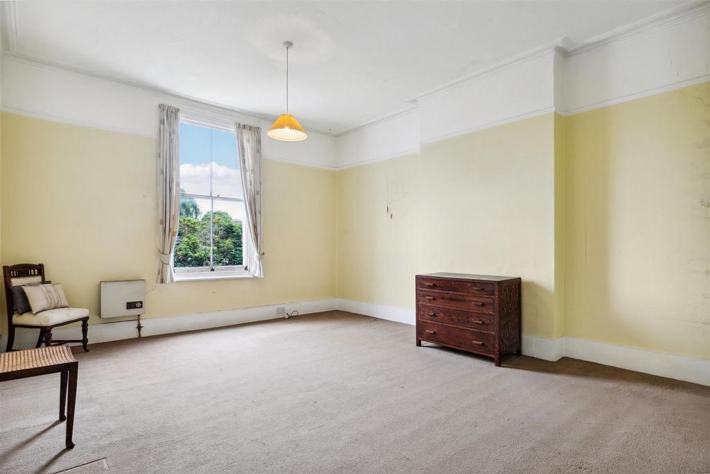 Grove Park Gardens, W4 - FOR SALE