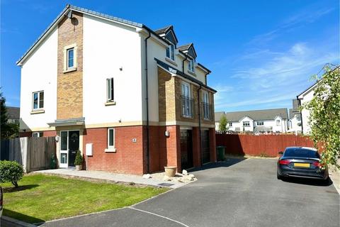 3 bedroom semi-detached house for sale, Windsor Gardens, Roundswell, Barnstaple