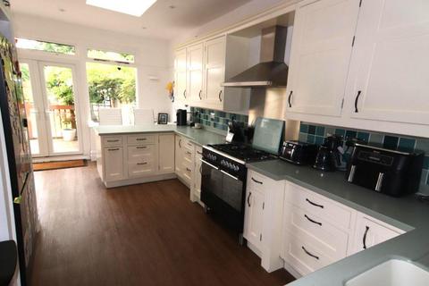 8 Hillview Road, Orpington, BR6 0SF