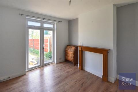 3 bedroom house for sale, Chatsworth Crescent, Hounslow TW3