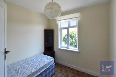 3 Chatsworth Crescent, Hounslow, TW3 2PE