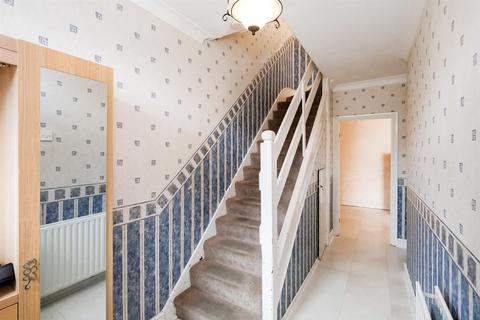 134 Cherrydown Avenue, London, E4 8DZ