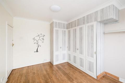 134 Cherrydown Avenue, London, E4 8DZ
