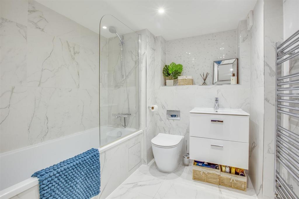 2 Park House, London Road, HP11 1 WQ-11.jpg
