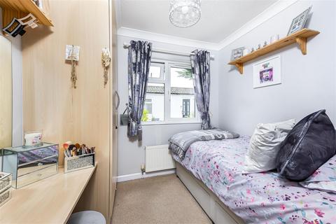 2 bedroom mobile home for sale, Willows Riverside Park, Windsor