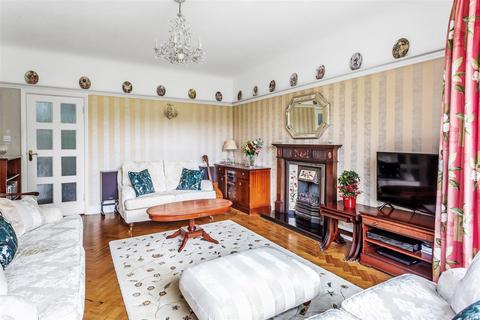 58 York Road, Sutton, SM2 6HJ
