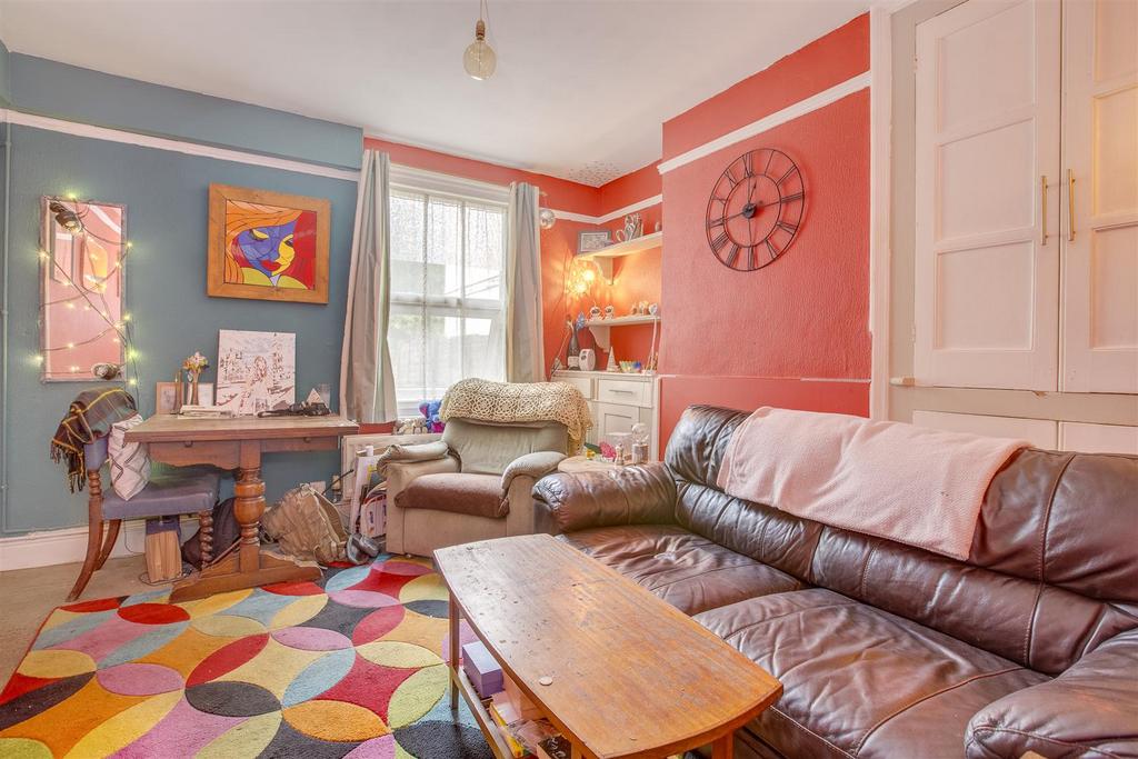 153 Hughenden Road, HP13 5 PN-2.jpg