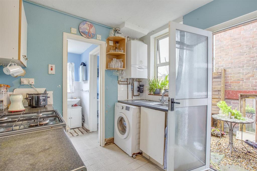 153 Hughenden Road, HP13 5 PN-4.jpg