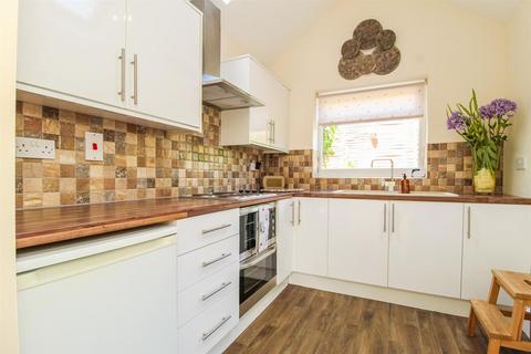 2 bedroom terraced house for sale, Upper Lane, Wakefield WF4