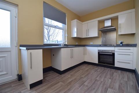 2 bedroom terraced house to rent, Northfield Lane, Wakefield WF4