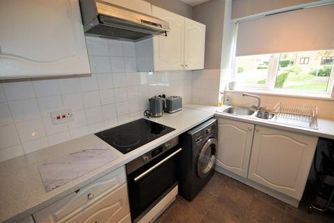 2 bedroom apartment for sale, Courtlands Close, Watford WD24