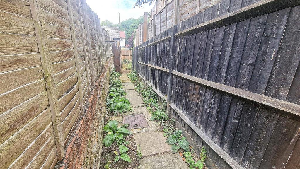 PATH TO GARDEN.jpg