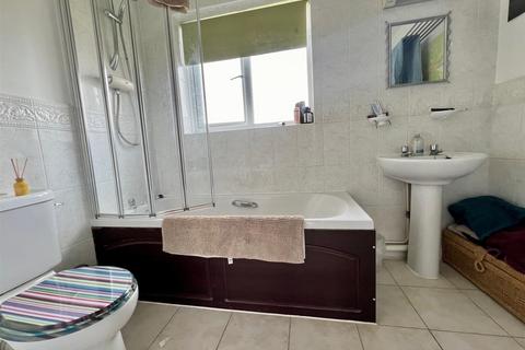 Flat 44, Petticrow Quays Belvedere Road, Burnham-on-crouch, CM0 8AJ