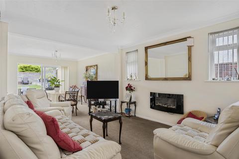 4 bedroom detached bungalow for sale, Chalkland Rise, Brighton