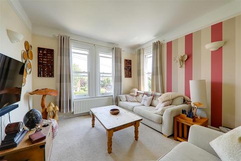 2 bedroom flat for sale, Cissbury Road, Broadwater, Worthing