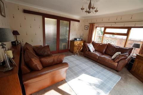 3 bedroom chalet for sale, Batty Lane, Howden, Goole