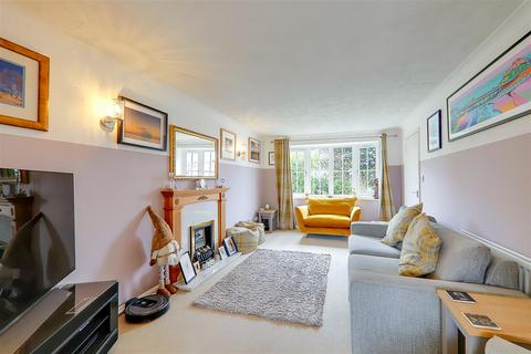 3 bedroom detached house for sale, Rockingham Close, Worthing BN13