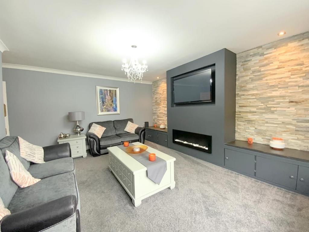 Archer Road, Waltham, Grimsby 4 bed detached house for sale £350,000
