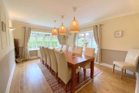 5 Archer Road, Waltham, Grimsby, DN37 0EH