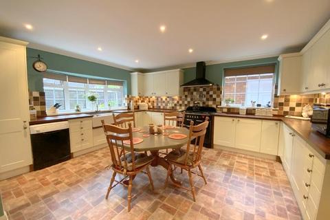 5 Archer Road, Waltham, Grimsby, DN37 0EH