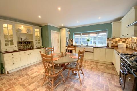 5 Archer Road, Waltham, Grimsby, DN37 0EH