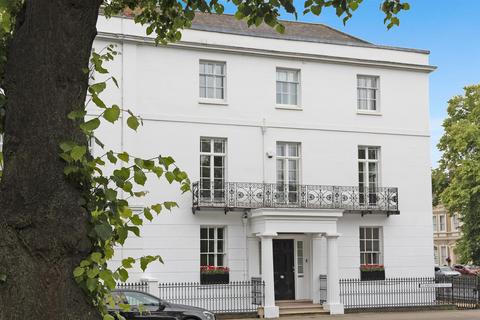 7 bedroom terraced house for sale, Clarendon Square, Leamington Spa