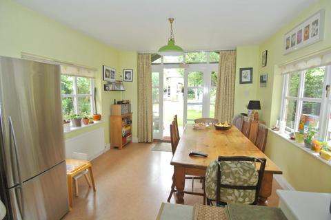 4 bedroom house for sale, Parkland Grove, Ashford TW15