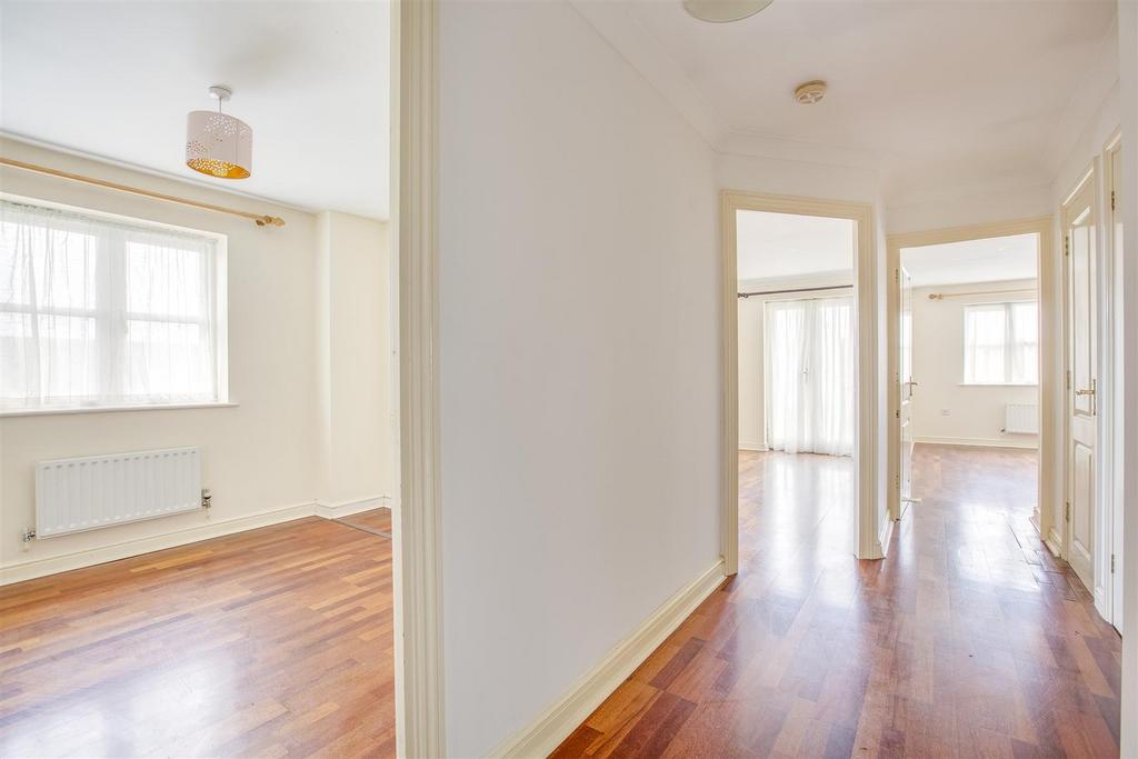 8 Midsummer Court, Penn Road, HP15 7 LD-9.jpg