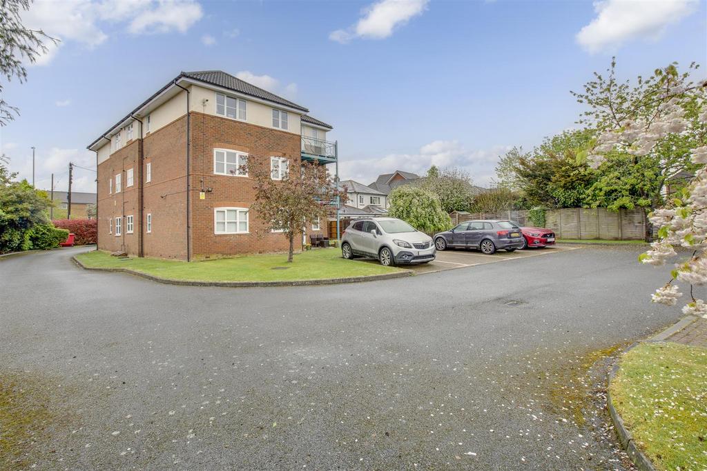 8 Midsummer Court, Penn Road, HP15 7 LD-14.jpg