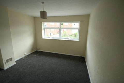 2 bedroom flat to rent, Okehampton Avenue, Leicester