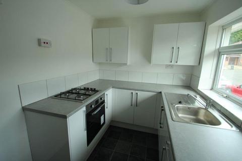 2 bedroom flat to rent, Okehampton Avenue, Leicester