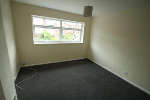 2 bedroom flat to rent, Okehampton Avenue, Leicester