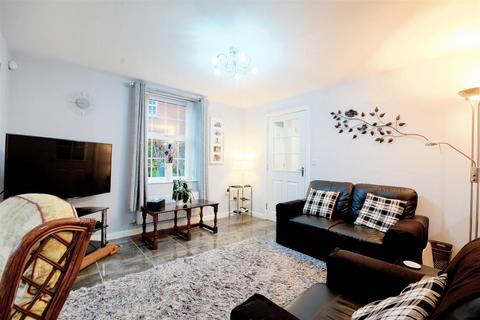 17 Bentley Road, Castle Donington, Derby, DE74 2UL