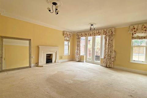 6 bedroom link detached house for sale, Milbank, Chancellor Park, Chelmsford