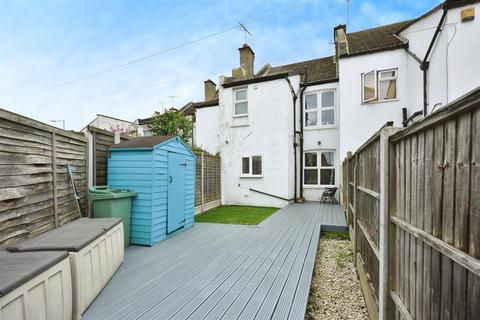 2 bedroom terraced house for sale, London Road, Leigh-On-Sea SS9