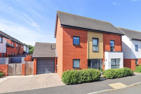 4 bedroom link detached house for sale, Redfields Meadow, Church Crookham GU52