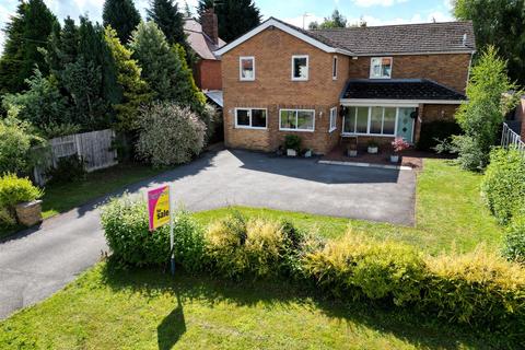 5 bedroom detached house for sale, Leeds Road, Selby