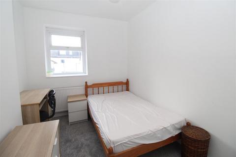 4 bedroom house to rent, Manor Street, Cardiff CF14