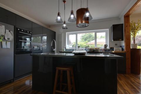 undefined, Beverley Road, Hull HU6