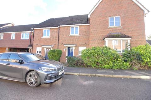 2 bedroom house to rent, Aldermere Avenue, Cheshunt