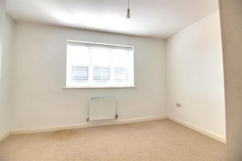 2 bedroom house to rent, Aldermere Avenue, Cheshunt