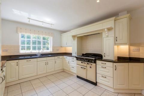 5 bedroom detached house to rent, Hitchen Hatch Lane TN13 3BA