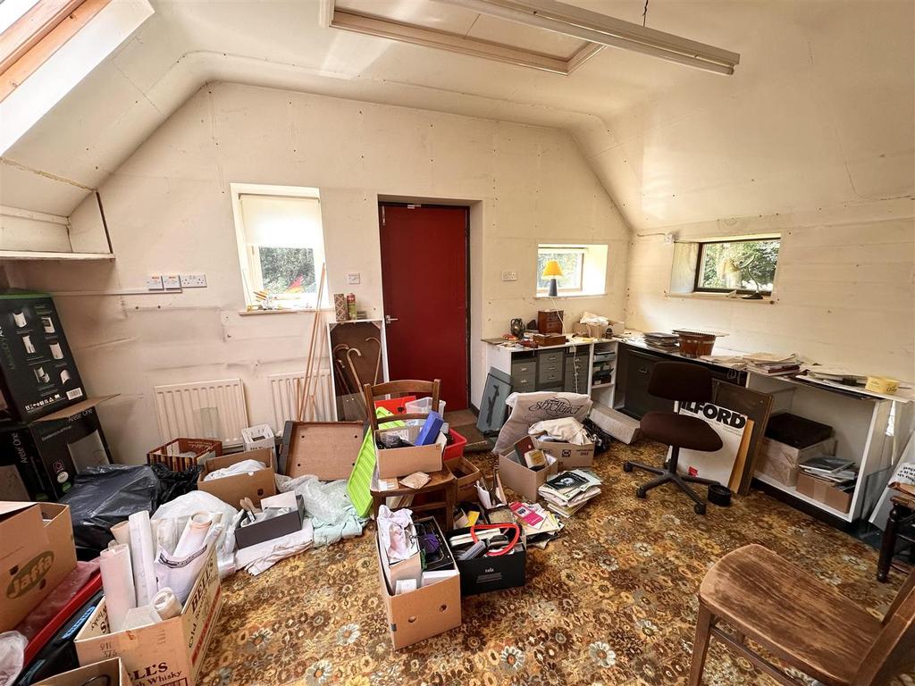 Bedroom/Hobby Room