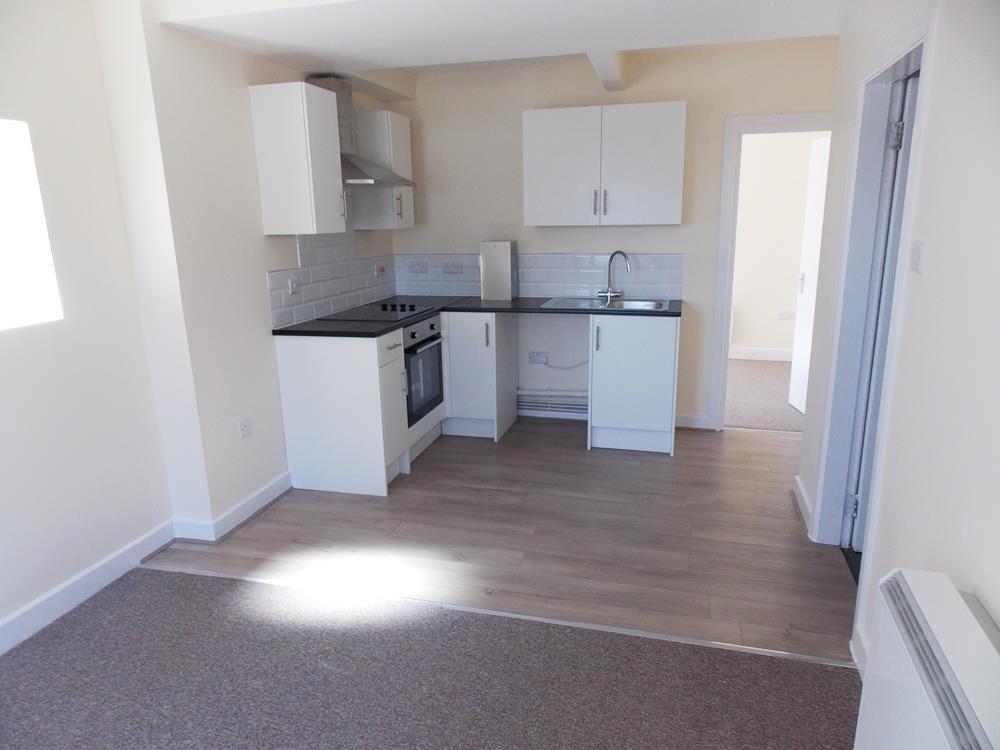Kitchen 2.jpg