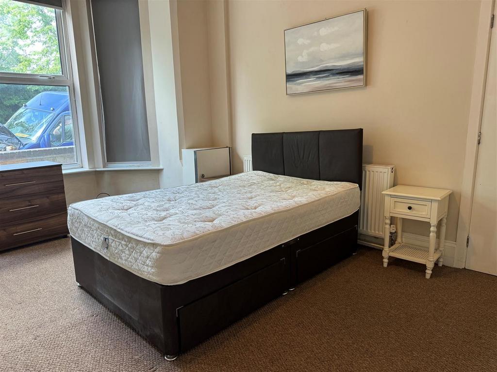 Tamworth Bedroom.jpg