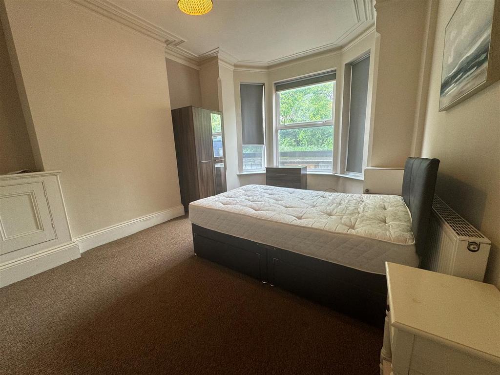Tamworth bedroom 2.jpg