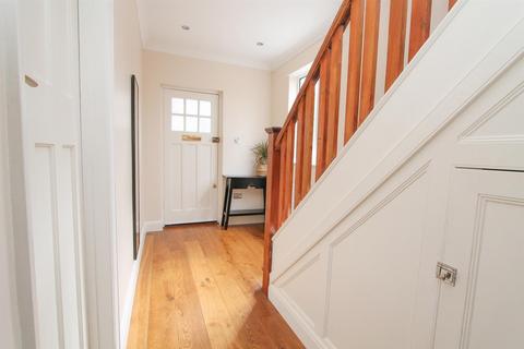 24 Princes Avenue, Carshalton, SM5 4NZ