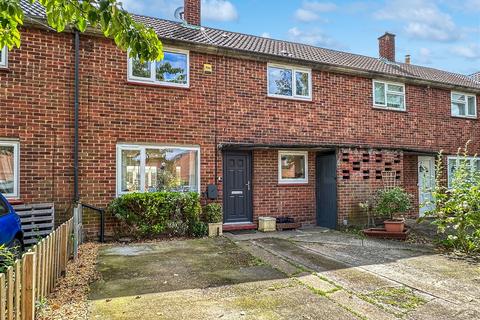 3 bedroom terraced house to rent, Augers Road, Cambridge CB1