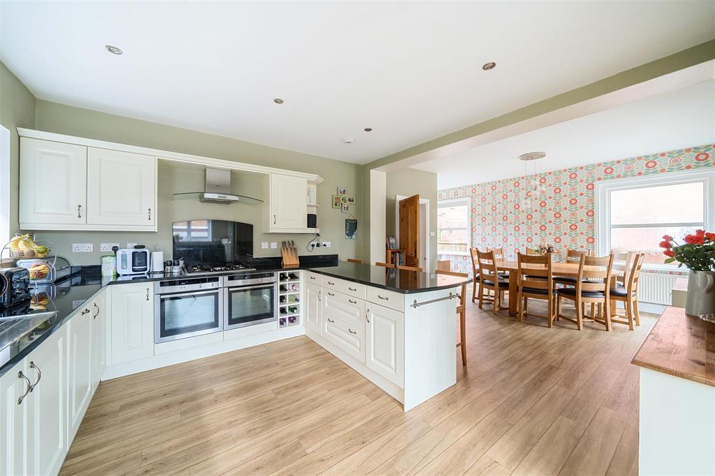 Kitchen/Dining Area.jpg